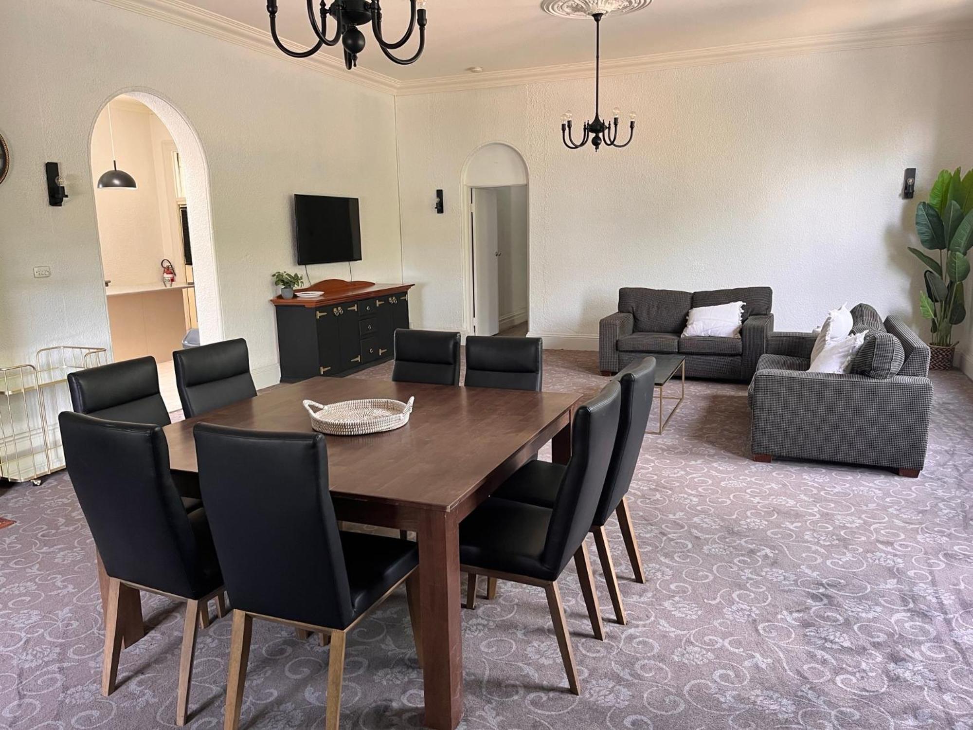 Prince Of Wales Hotel Wagga Wagga Εξωτερικό φωτογραφία